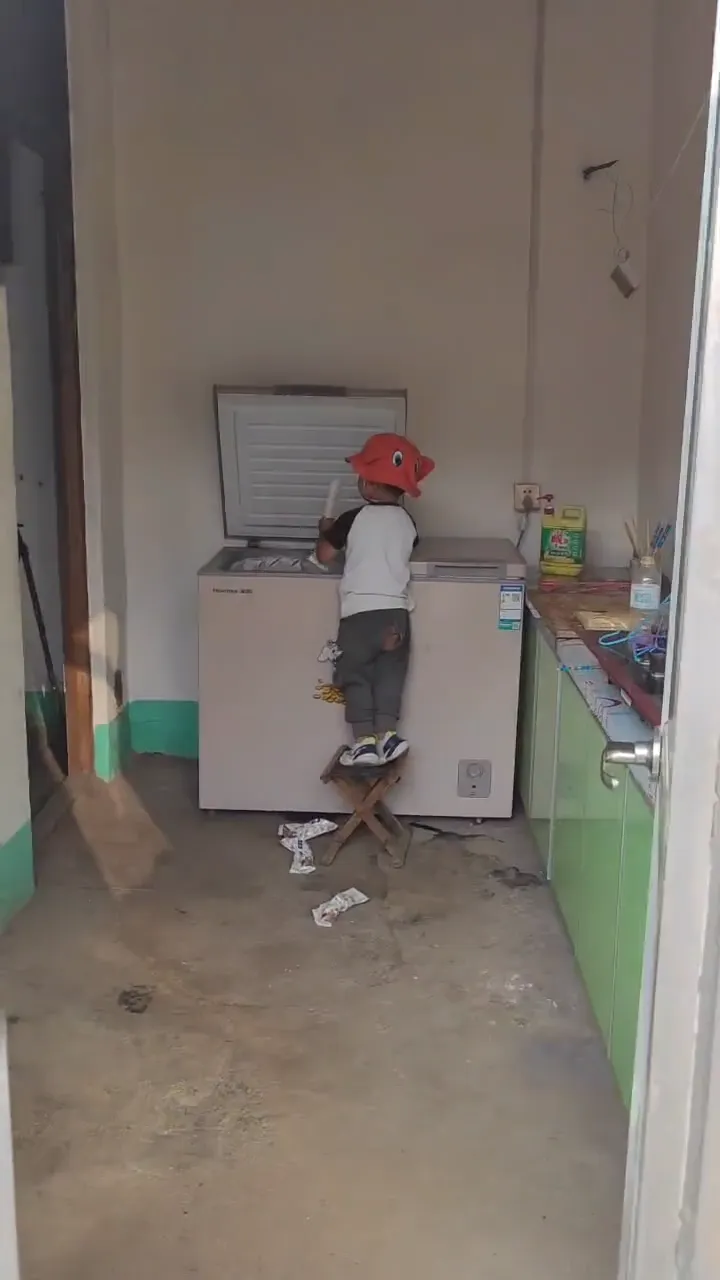 Scare prank that backfired badly resulting in instant regret and hilarious karma