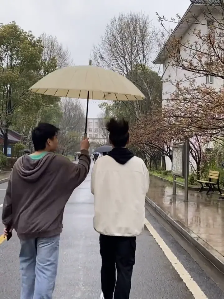 Ruthless prank that gets an instant and completely priceless reaction on camera