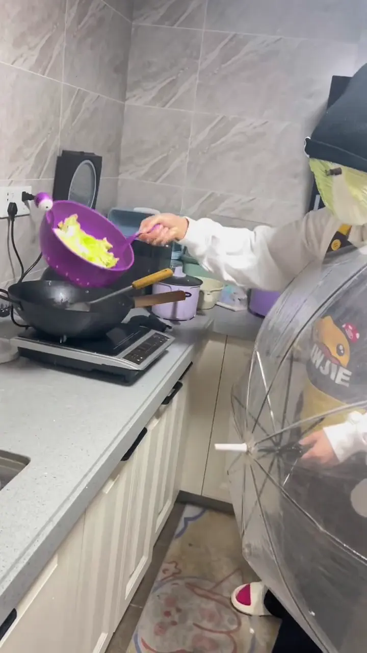 Dark cuisine disaster attempt with a hilarious and unexpected cooking fail caught on camera
