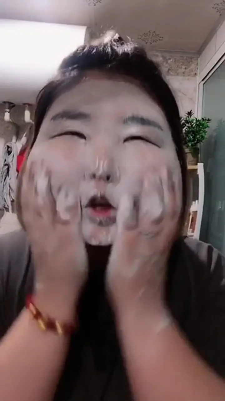 Self entertainment moment that went viral for being unexpectedly hilarious and relatable