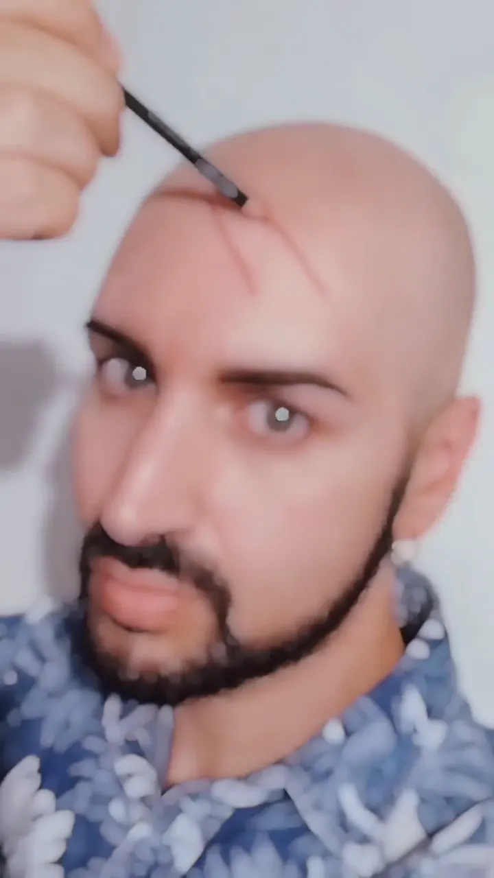 Unbelievable makeup transformation skill turning an ordinary face into a completely different person