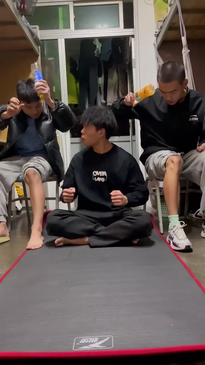 Hilarious dorm life moment caught on camera with the funniest unexpected outcome