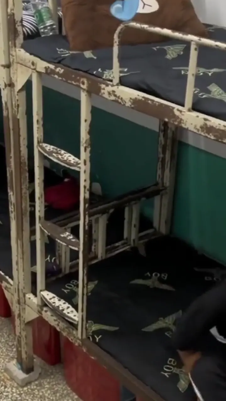 Hilarious dorm life moment caught on camera with the funniest unexpected outcome