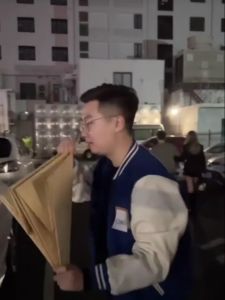 Sneaky and hilarious move caught on camera in a daily funny moment that went viral