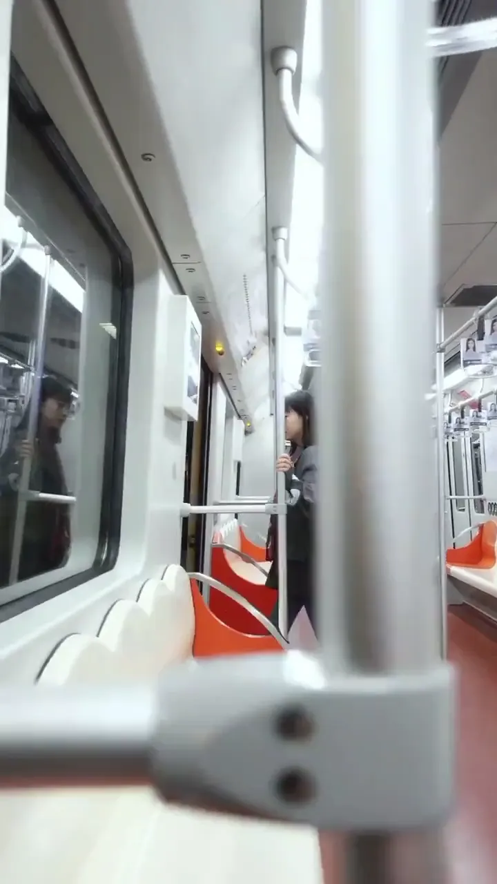 Jaw-dropping slow motion effect that reveals hidden details invisible to the naked eye