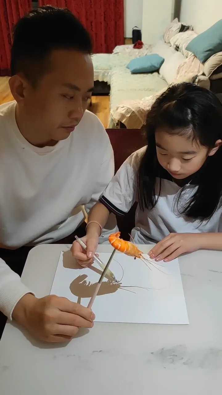 Quick but mesmerizing shadow imitation trick that makes you question what is real and what is shadow